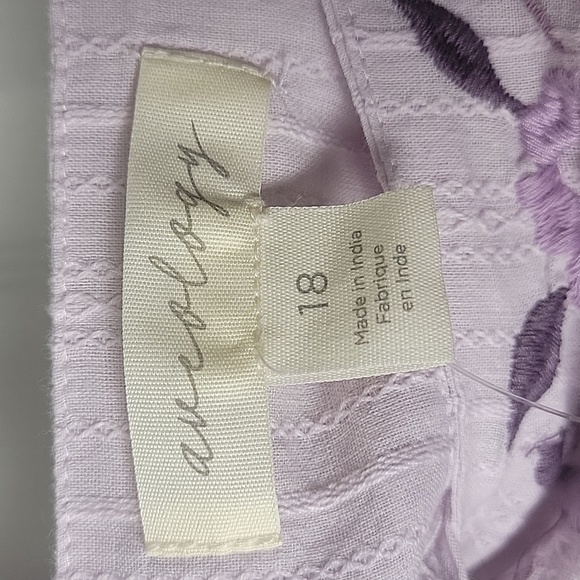 🔥NWT Avenue Misty Embroidered Top - Picture 4 of 11